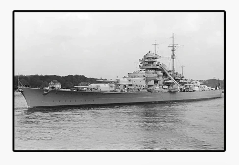 Battleship Bismarck battleship brick model- COBI 4860 - 3080 bricks - Image 12