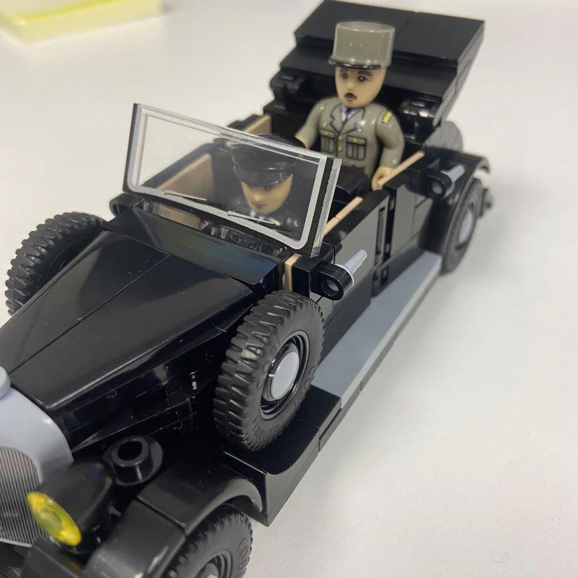 Charles De Galle's 1936 Horch 830 staff car brick model - COBI 2261 - 244 bricks - Image 9