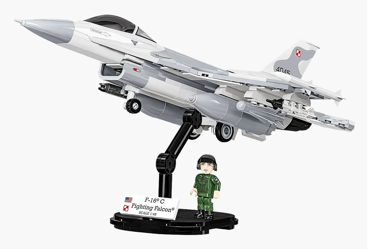 F-16C Fighting Falcon (Polish Version) brick plane model - COBI 5910 - 460 bricks - Image 11