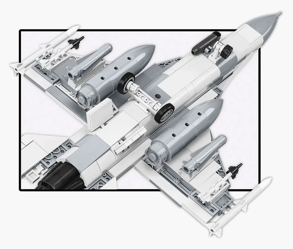 F-16C Fighting Falcon (Polish Version) brick plane model - COBI 5910 - 460 bricks - Image 6