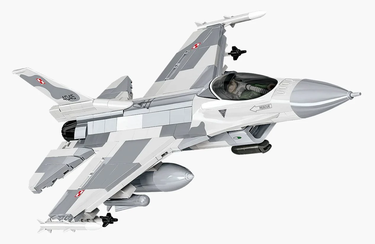 F-16C Fighting Falcon (Polish Version) brick plane model - COBI 5910 - 460 bricks - Image 7