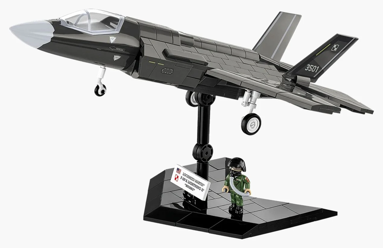 F-35A Lightning II "Husarz" brick plane model - COBI 5904 - 600 bricks