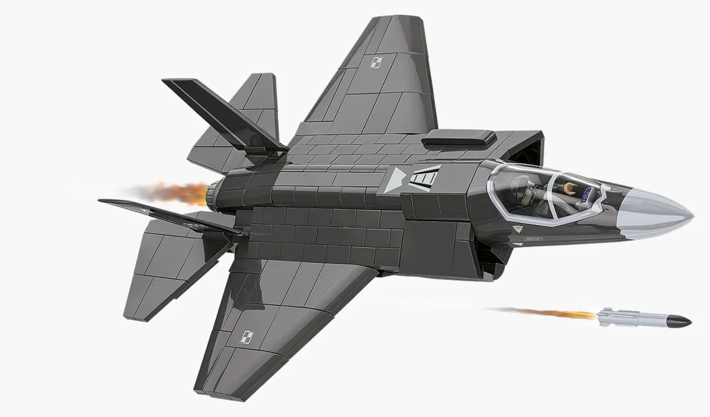 F-35A Lightning II "Husarz" brick plane model - COBI 5904 - 600 bricks - Image 2