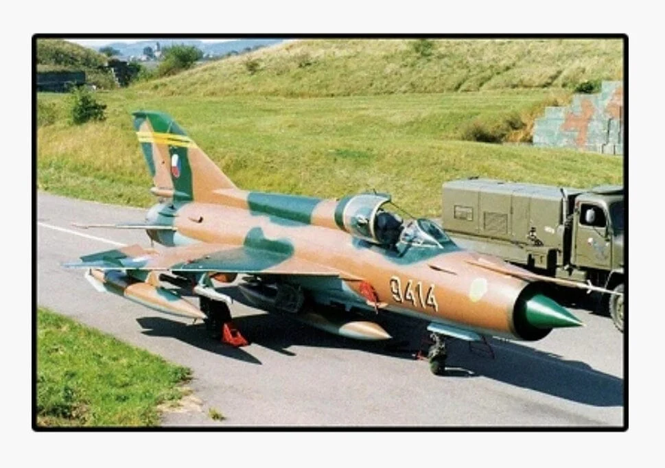 MIG-21 brick plane model - COBI 5919 - 396 bricks - Image 9