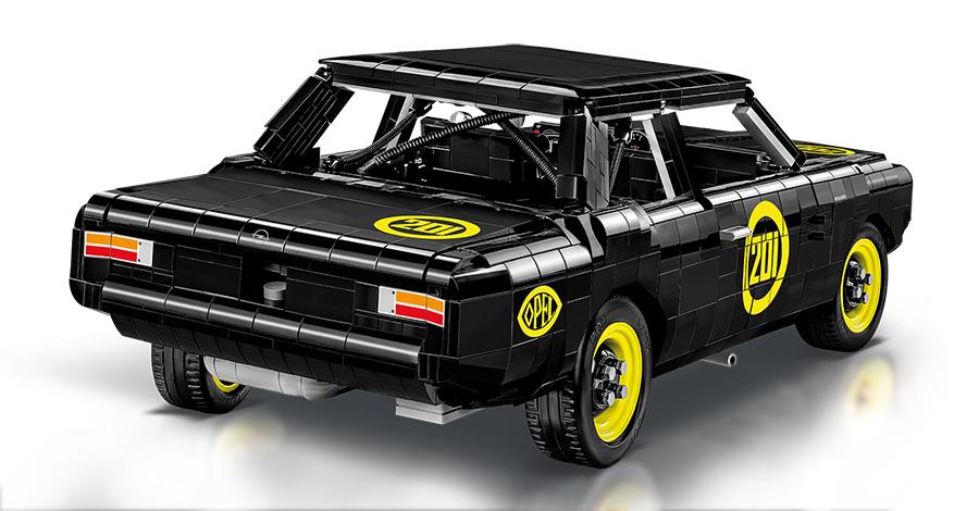 Opel Record C-Schwar brick car model - COBI 24333 - 2078 bricks - Image 3